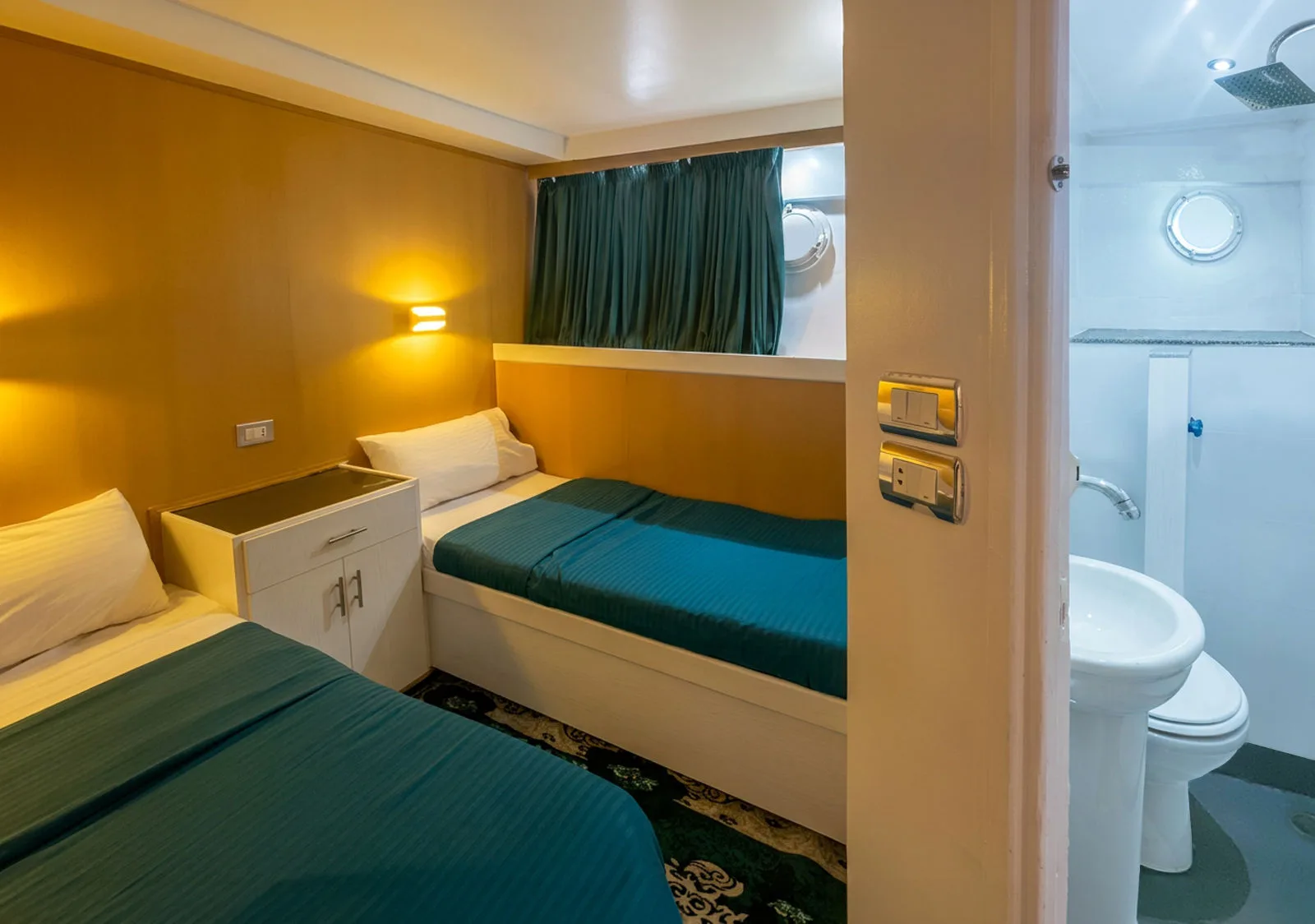 Seaview Twin Main Deck