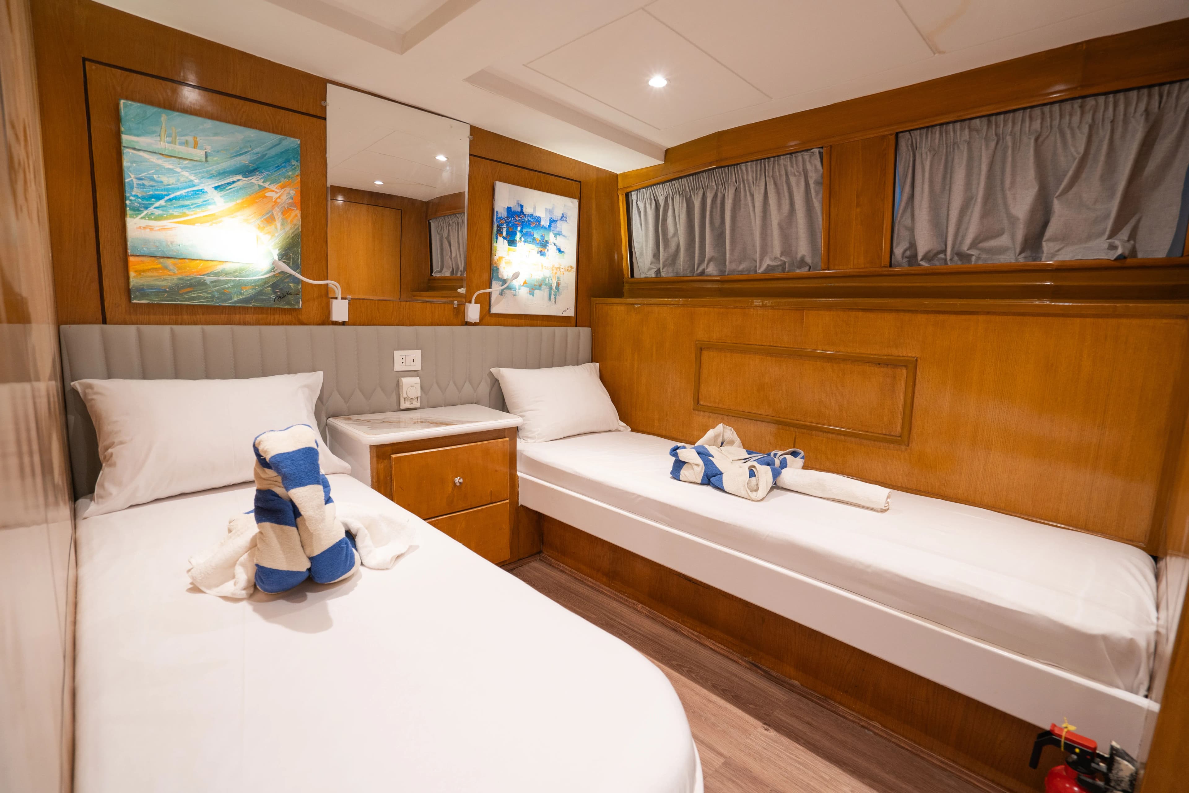 Upper Deck Twin Cabin