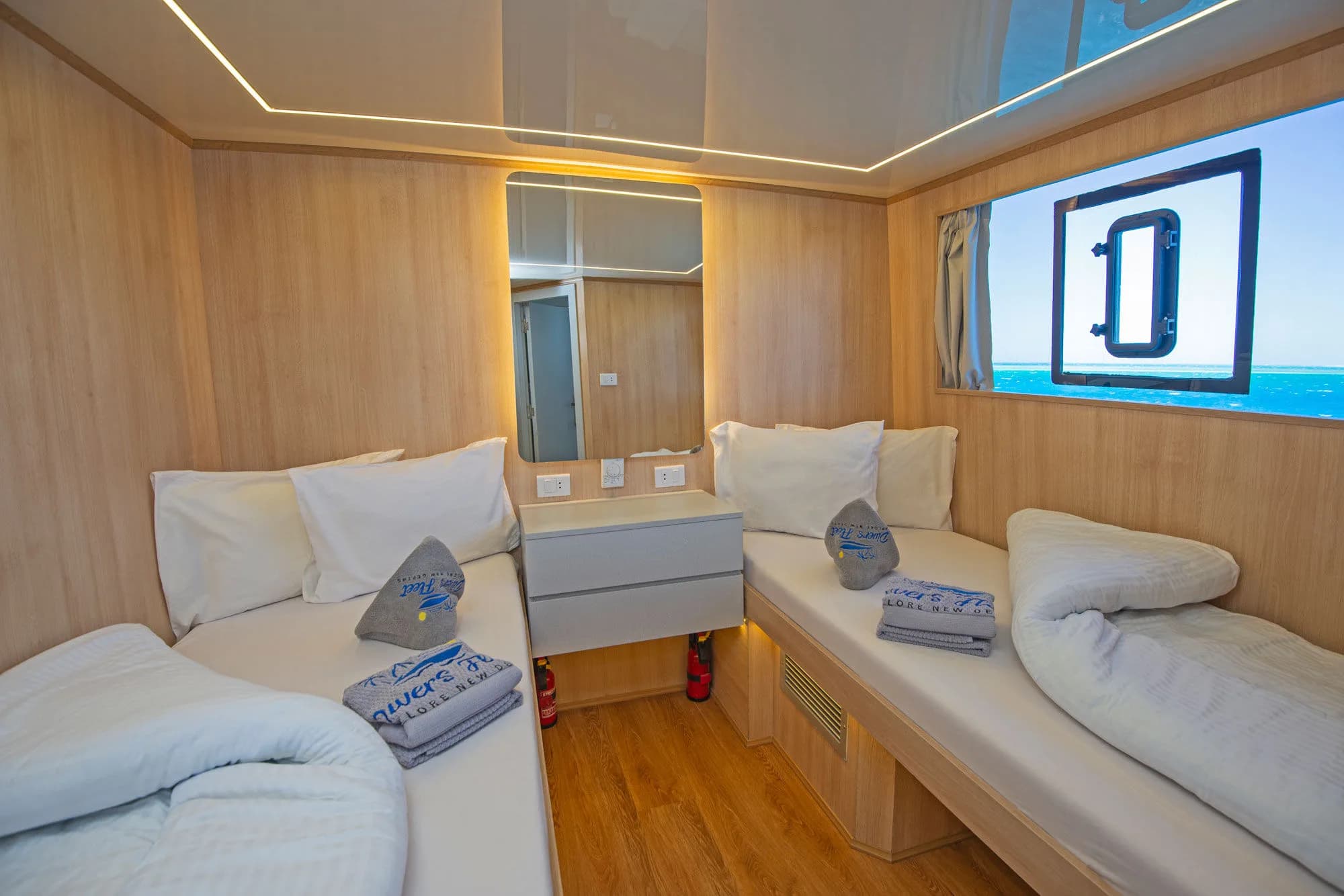 Upper Deck Double Cabin 11-12