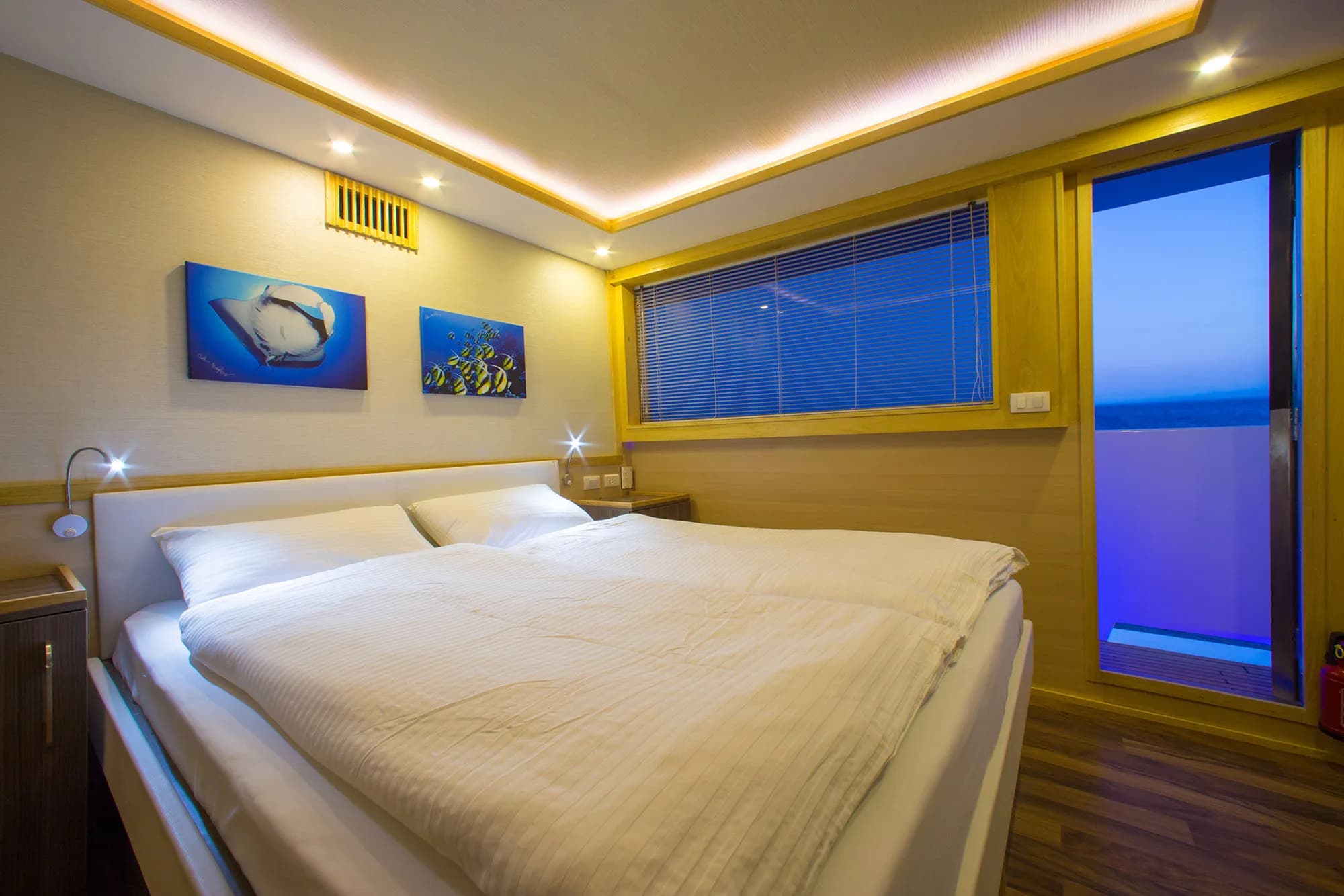 Twin Lower Deck