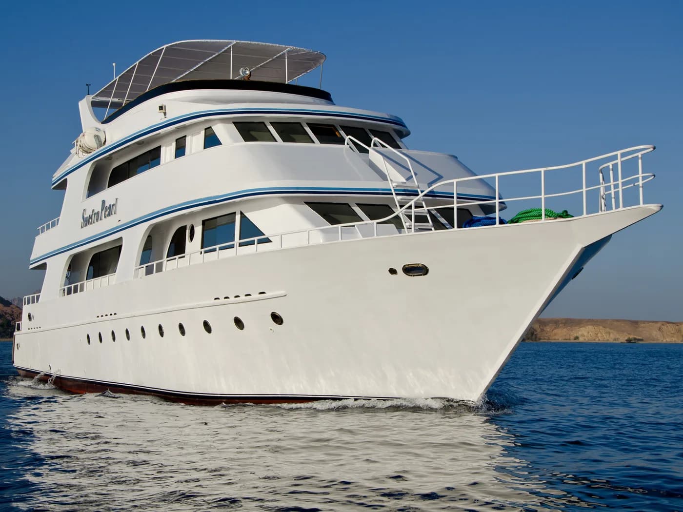 Freedom IV deck plan and vessel layout 1