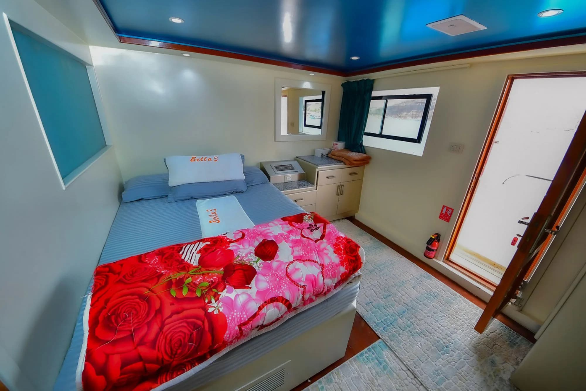 Twin Cabin Dive Deck