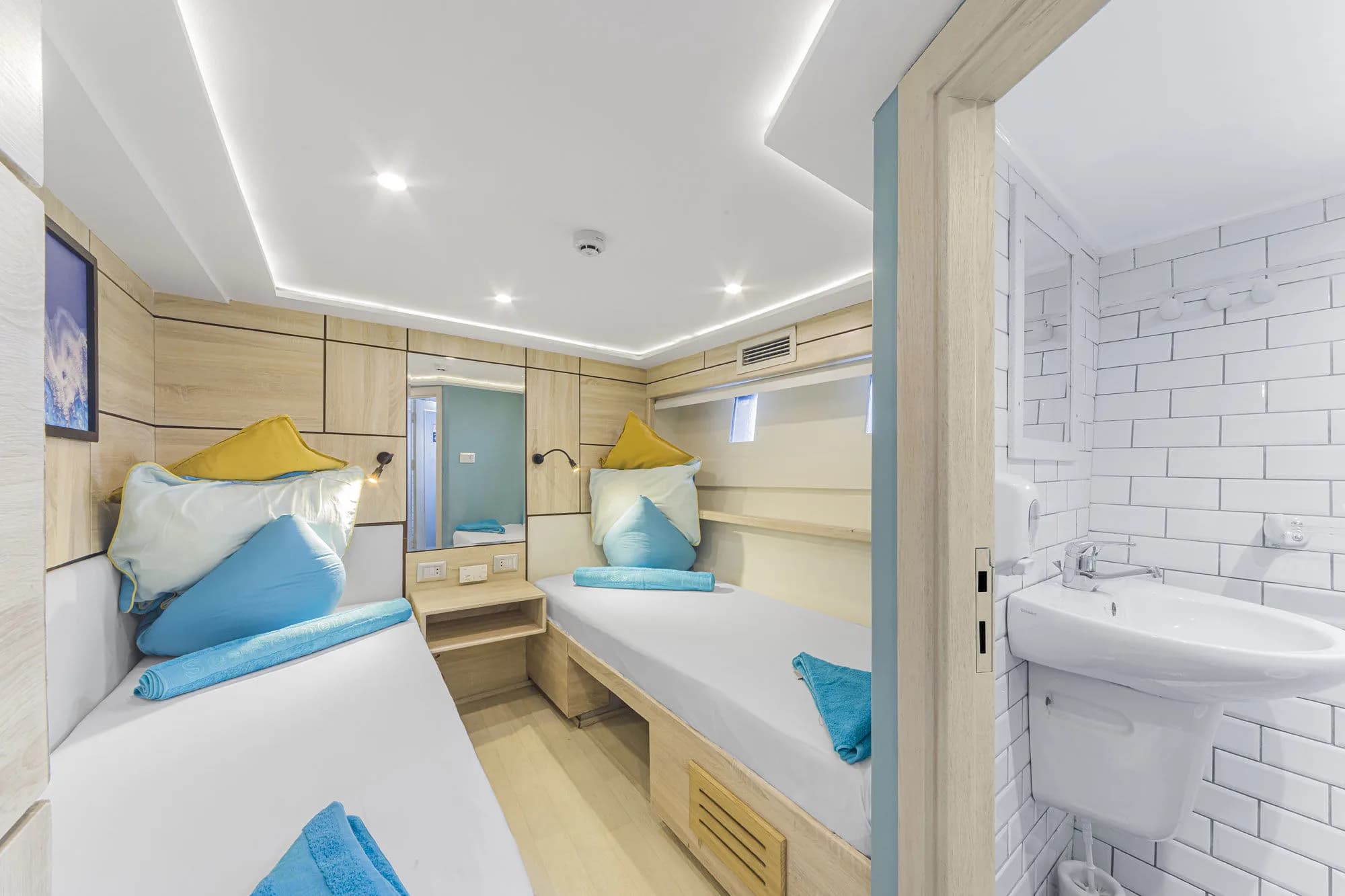 Standard Twin Upper Deck Cabins
